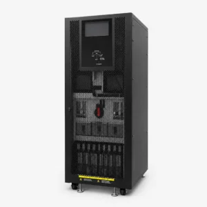 Vista frontal UPS Online Trifásica Modular Fortress 100KVA y 100KW. Pantalla táctil de 7 pulgadas en gabinete color negro.